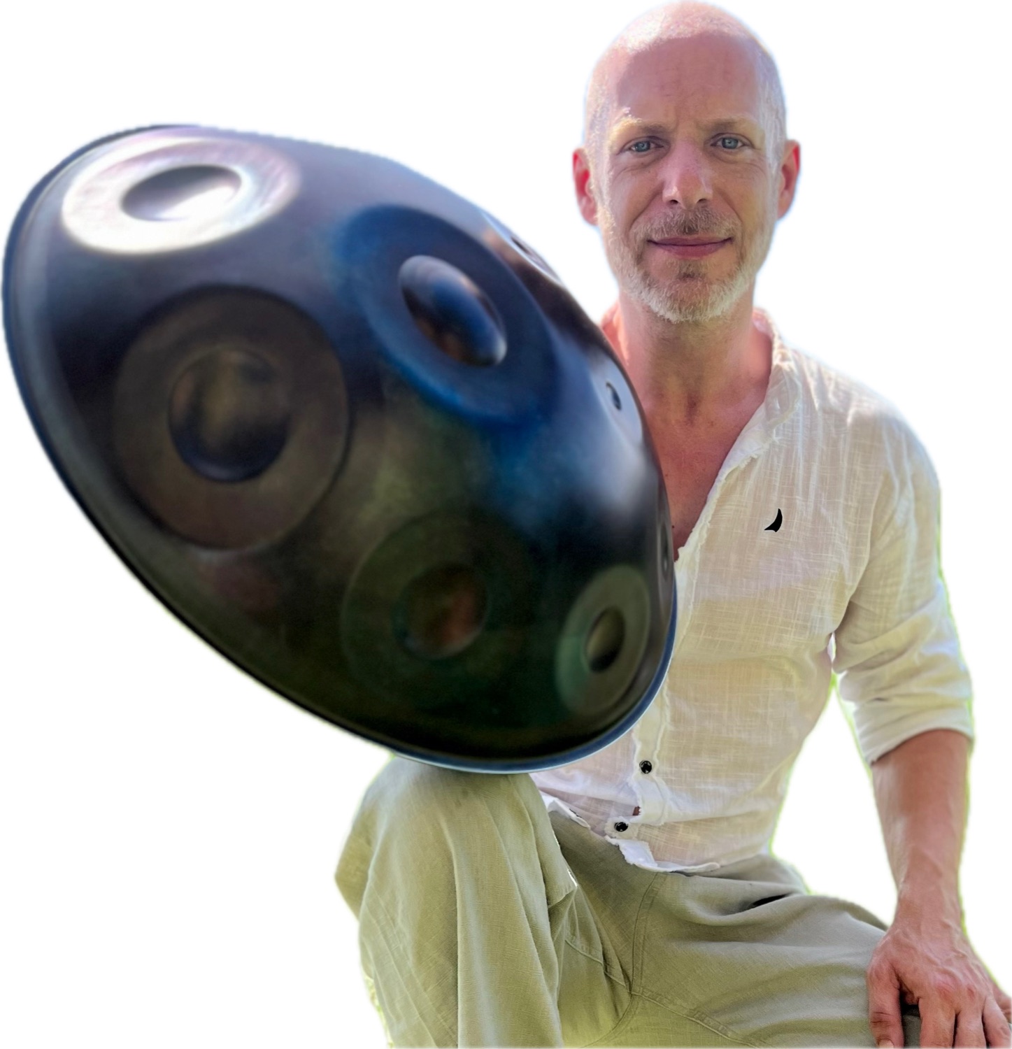 Press photo of Sebastian von Duering, handpan musician